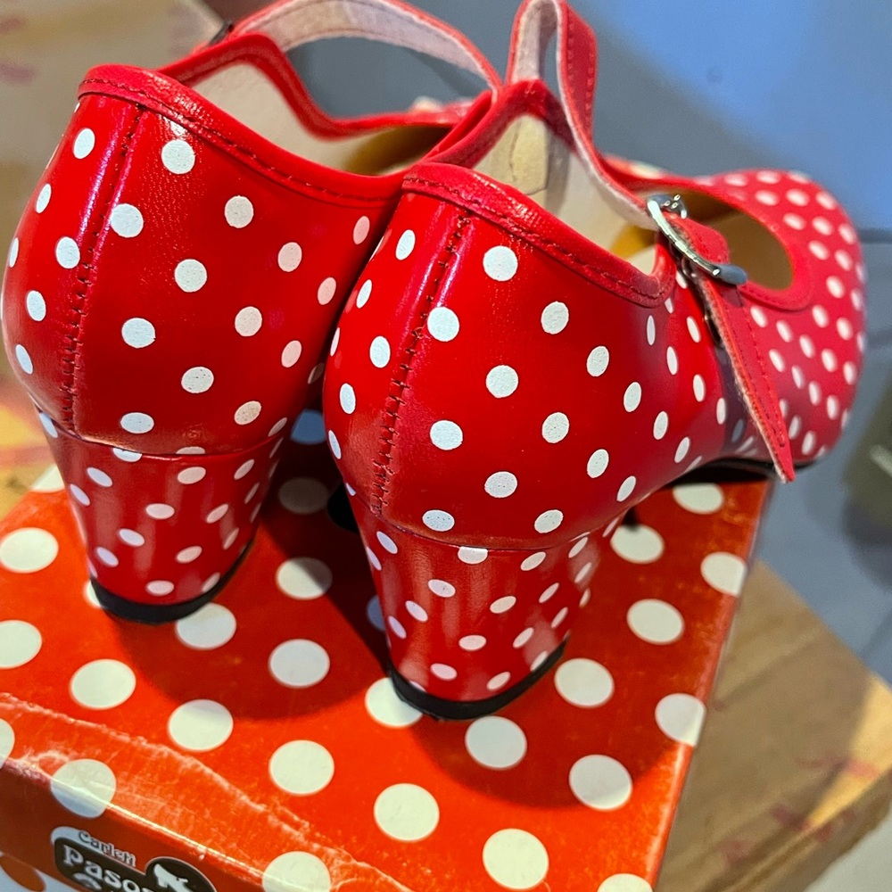 Red Polka Dot Flamenco Dance Shoes 💃 - Picture 9 of 11